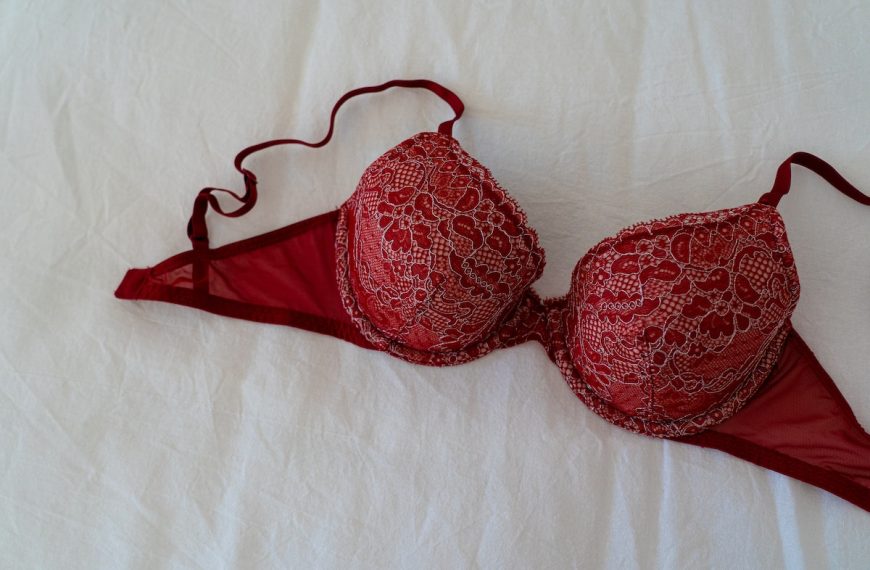 What Is A Balconette Bra? Sizes, Usage, Benefits